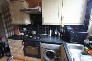 Property for rent in LS8 Conway Grove Leeds kitchen