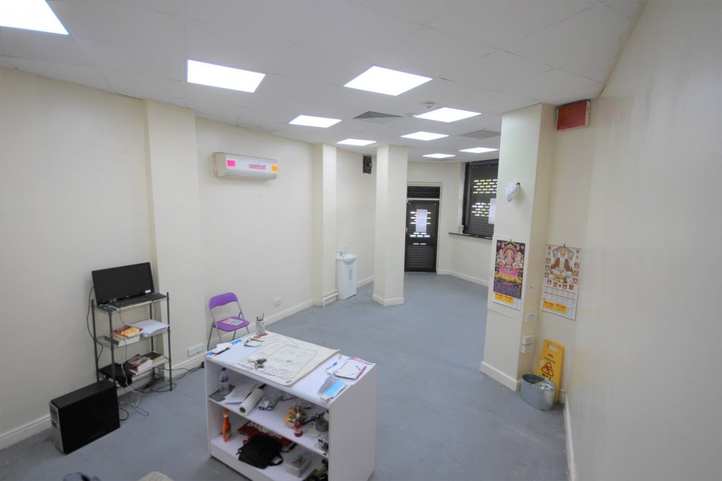 Commercial/residential property for sale in ls8 main hall