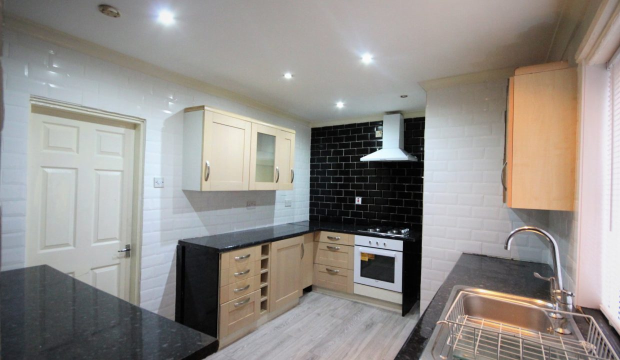 Property for rent in LS9 Glensdale Mount Leeds kitchen
