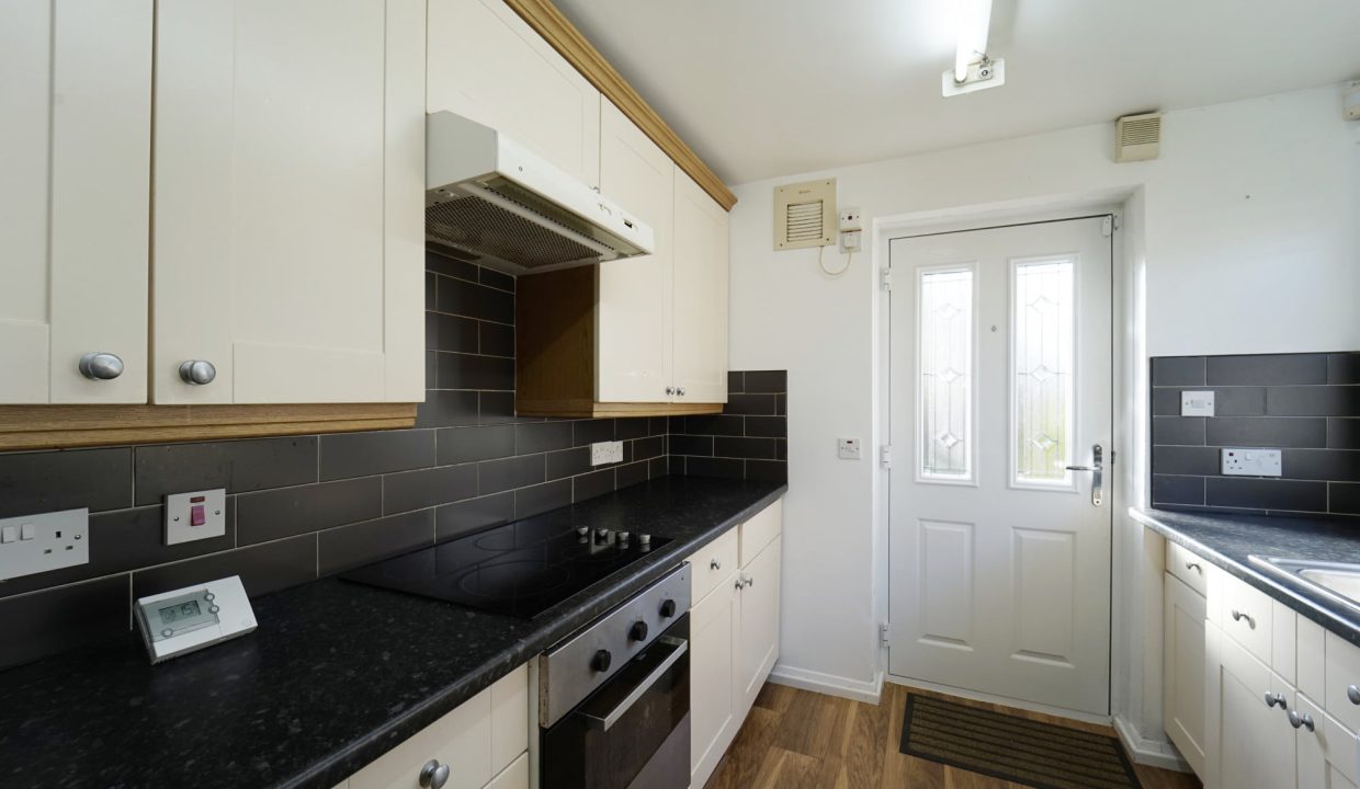 Property for rent in LS16: Holt Vale Leeds kitchen