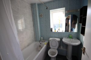 Property to rent in LS9 Wepener Place Leeds toilet