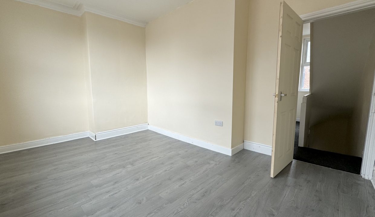 Dawlish-Avenue-Leeds-LS9-3