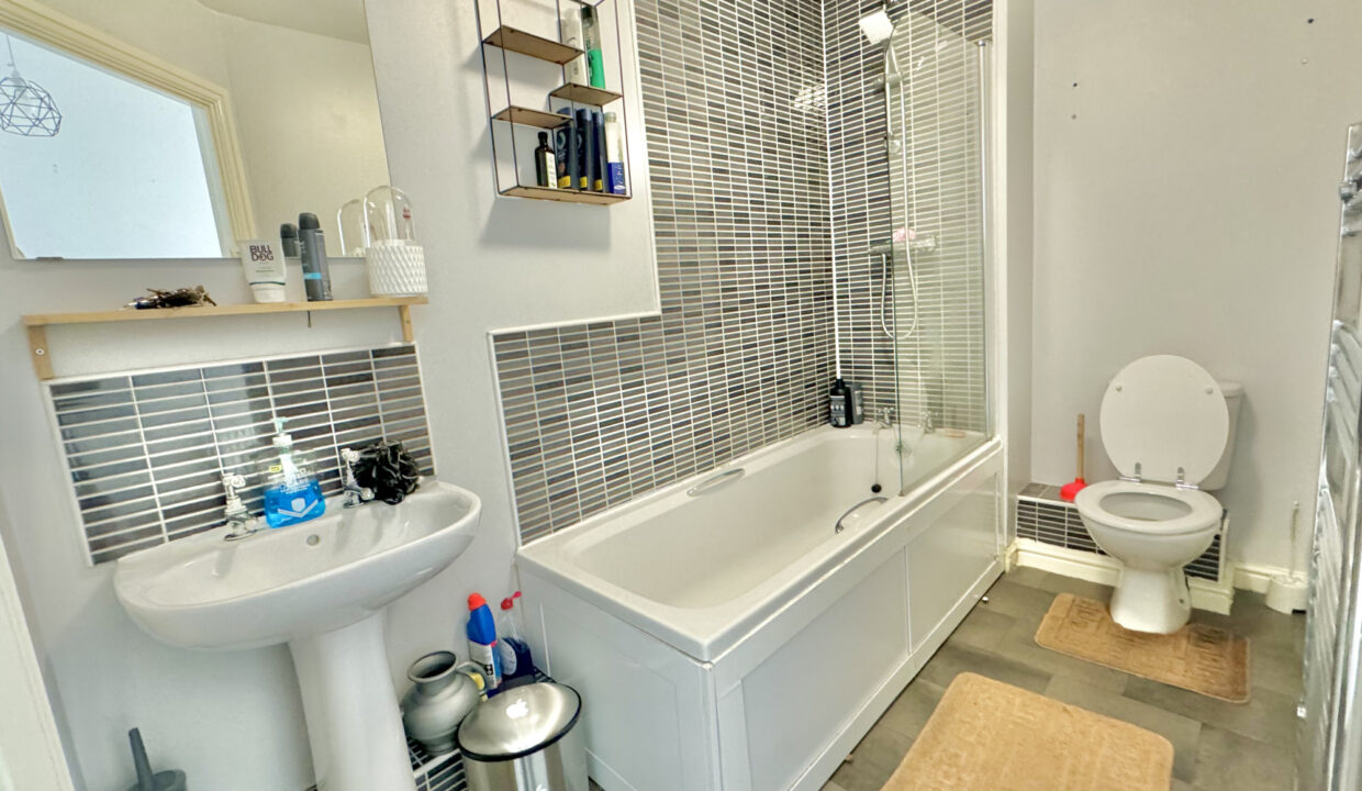 Ash-Court-Leeds-LS14-7
