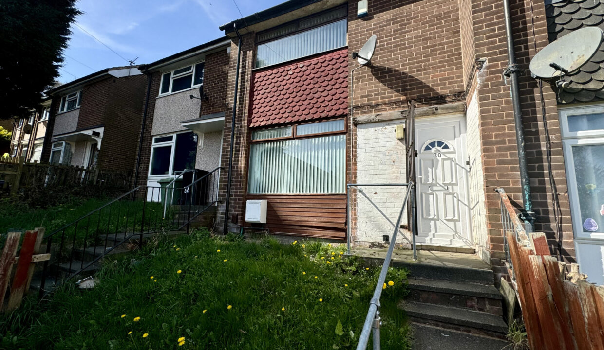 Manor-Farm-Gardens-Leeds-LS10