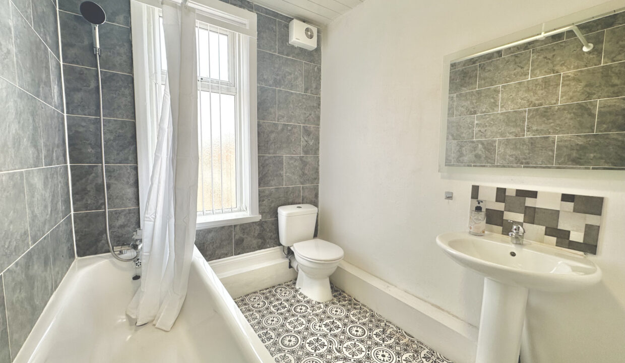 Seaforth-Avenue-Leeds-LS9-3