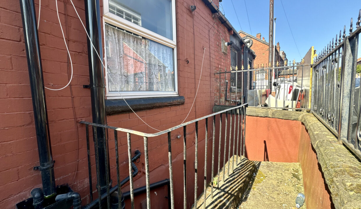 Seaforth-Terrace-Leeds-LS9-13