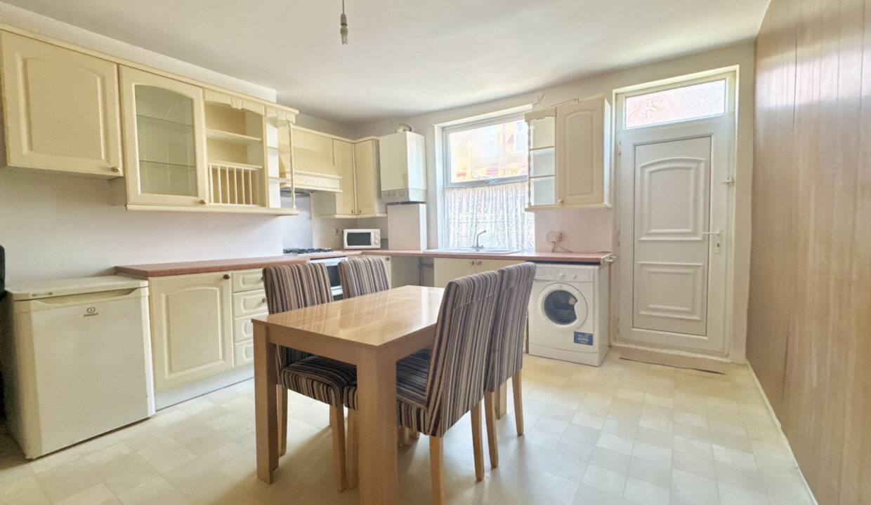 Seaforth-Terrace-Leeds-LS9-6