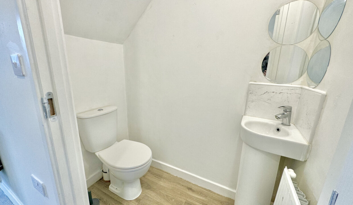 Wykebeck-Mount-Leeds-LS9-3